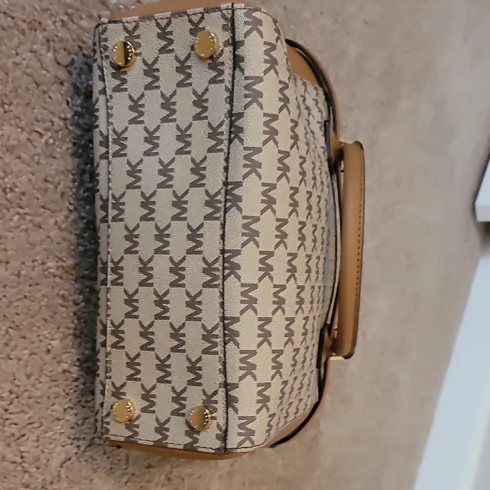 SOLD Michael Kors Hamilton Satchel/Bag/Purse Tan and Brown Satchel NWOT - Picture 5 of 15